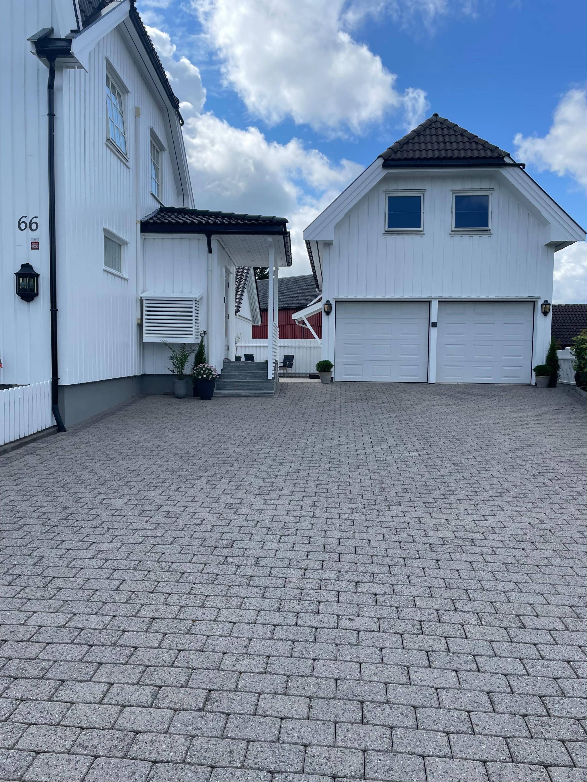 Leilighet er over garasjen